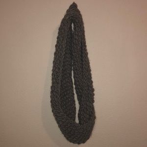 Thick-knit Cowl / Scarf
